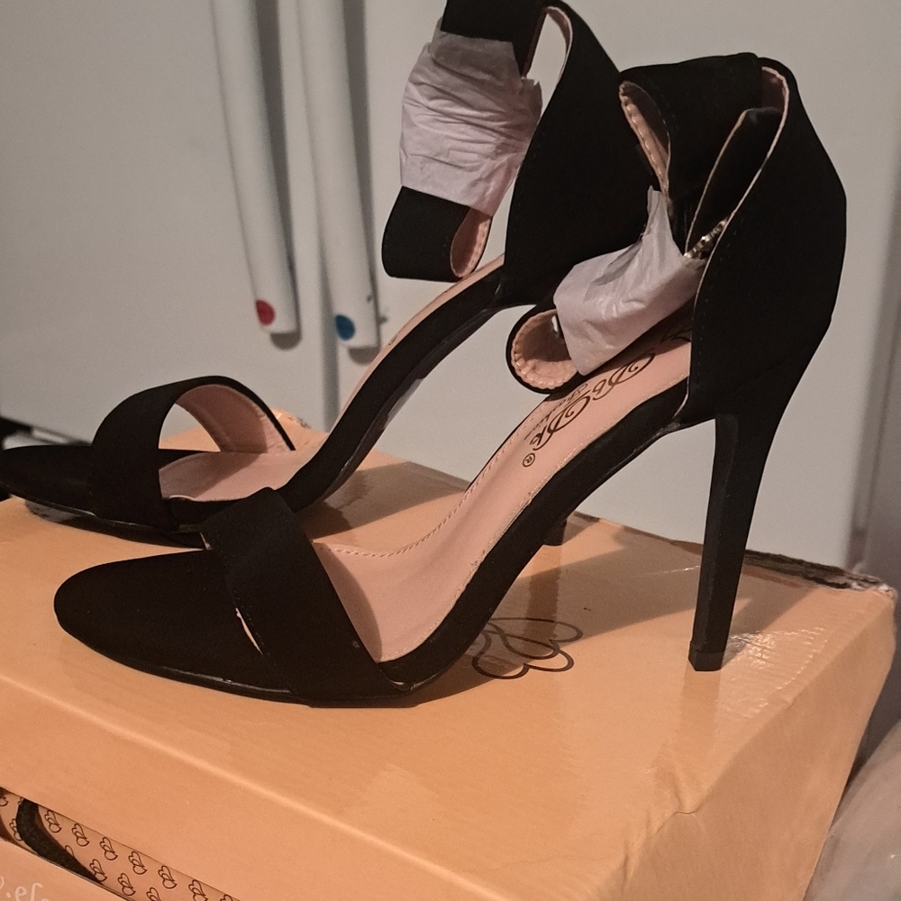 DbDk women shoes size 7.5
